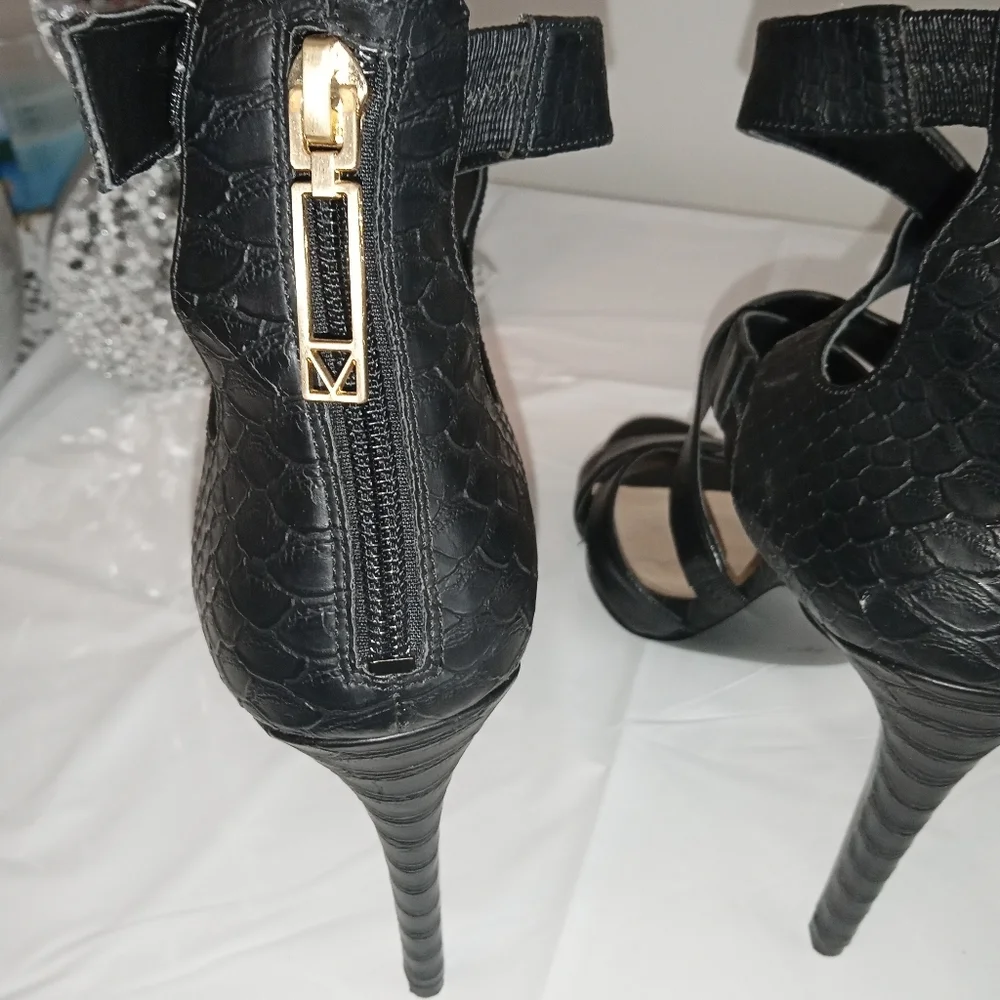 Size 8 1/2 Guess black python heels